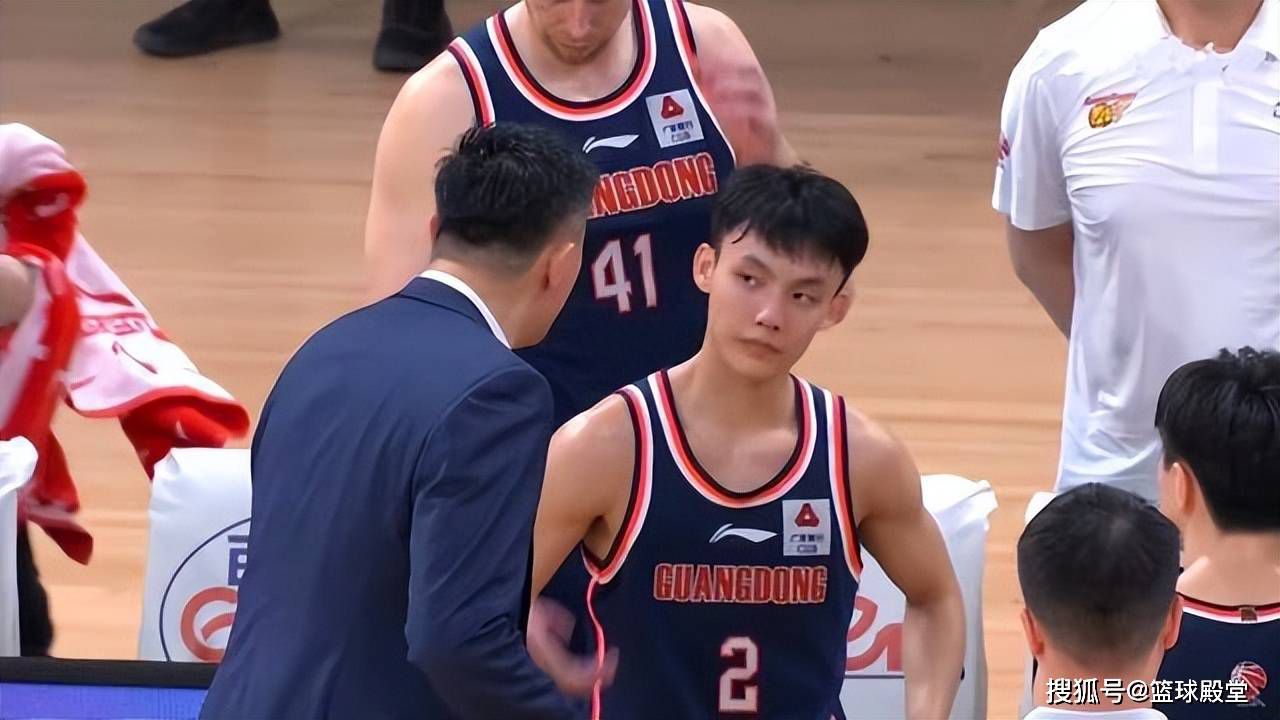 推荐：利物浦欧联杯前瞻：西汉姆 VS 弗赖堡时间：2023-12-15 04:00西汉姆联在上轮联赛的客场被富勒姆按在地上摩擦，5球大败毫无招架之力。